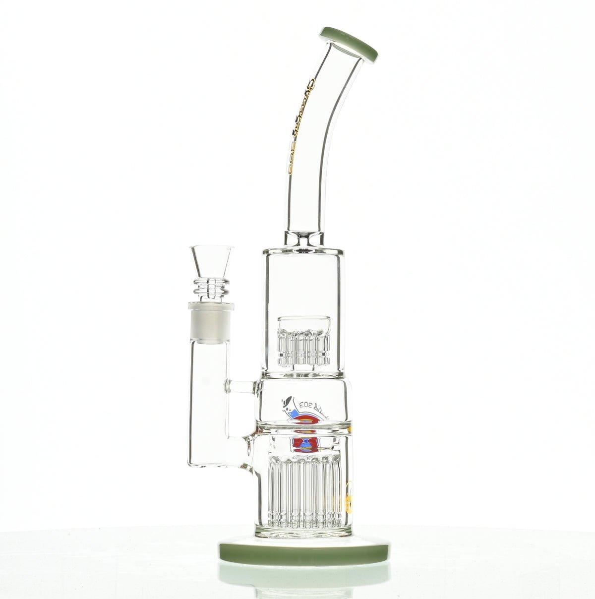 Close-up of 18mm joint on GLASSLAB 303 GLBCTR light green accents rig