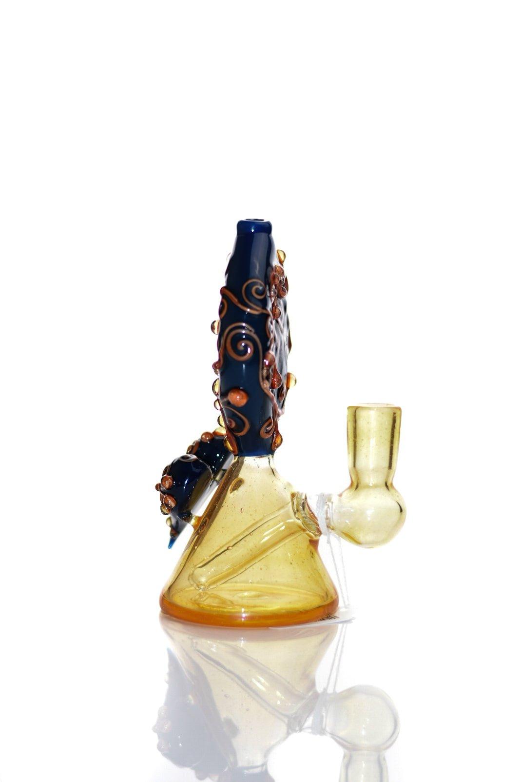 Close-up of Lyric CD waterpipe rig details - Smoke Spot